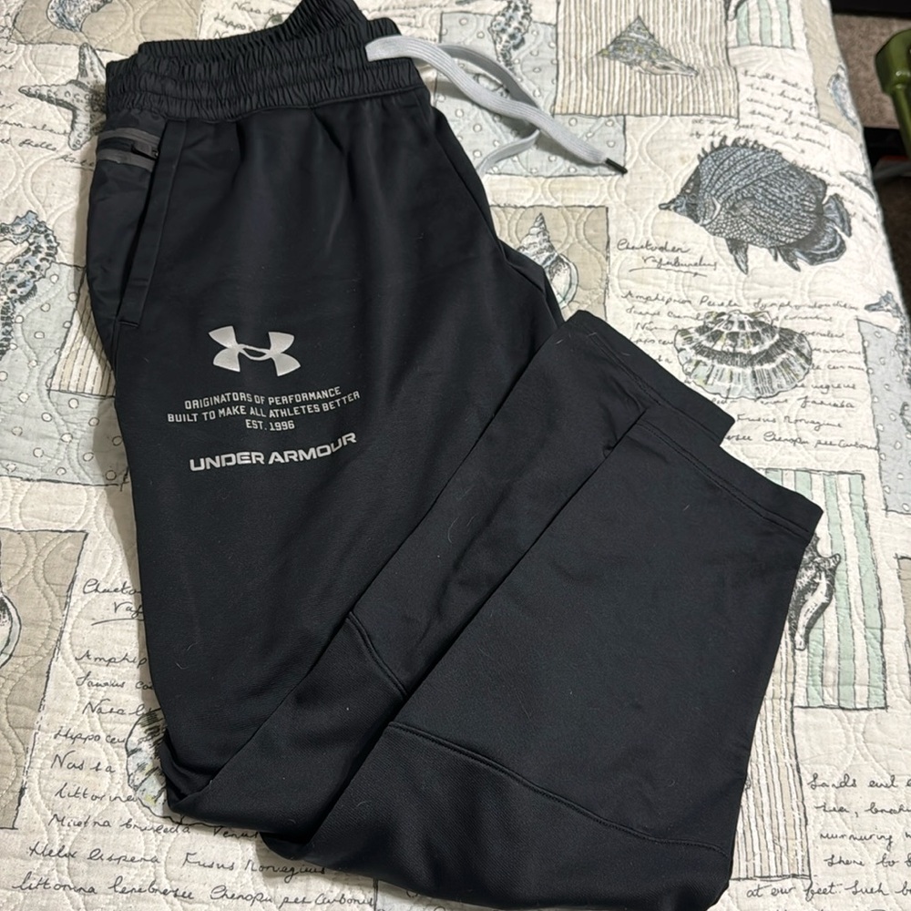 Women’s under armor cold wear Dri-Fit joggers